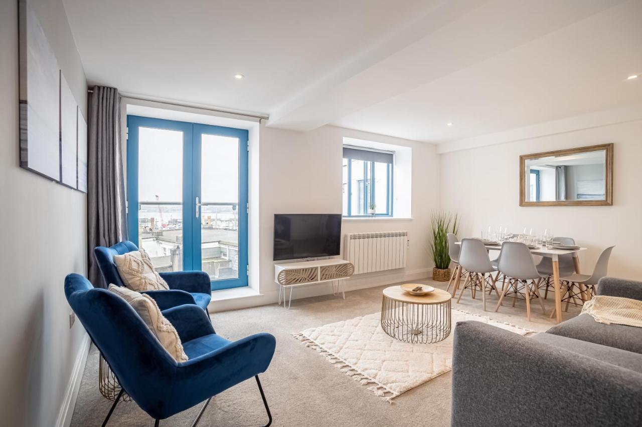 Elegant Fresh Spacious Two Bed Apartment - Juliet Balcony - Sea, Marina, Harbour Views, English Riviera Clock Tower Torquay Exterior photo